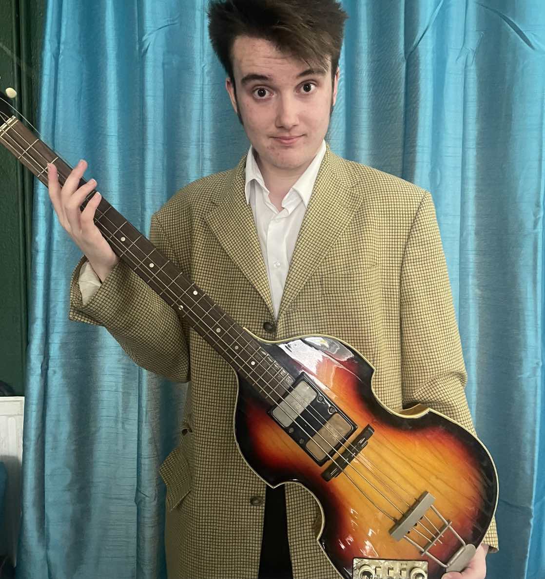 Paul McCartney bass
